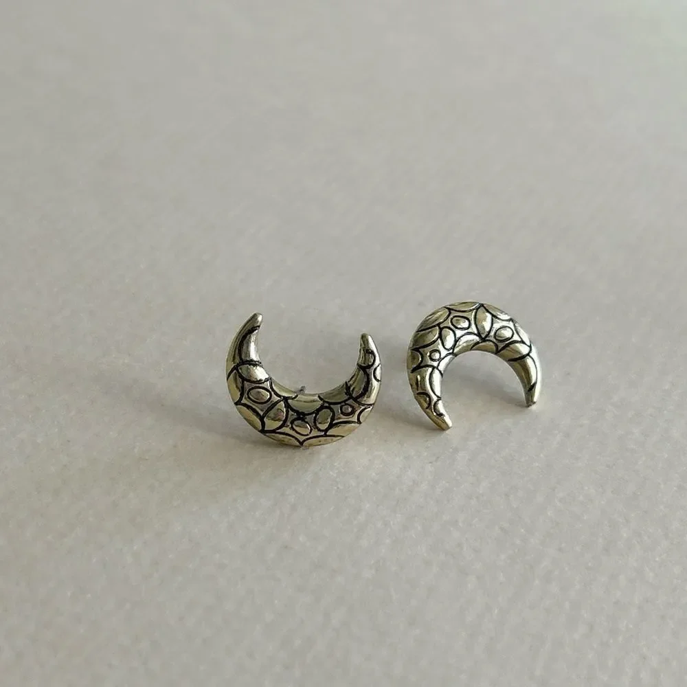 Crescent Moon Earrings M1354